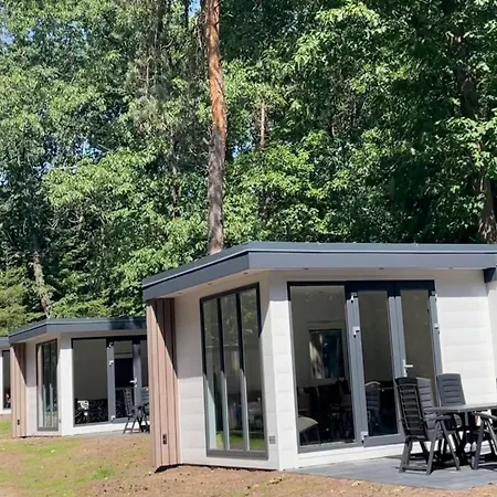 Chalet In Veluwe Near Hoge Veluwe Park *