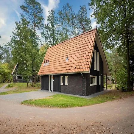 Chalé Luxurious Retreat In Veluwe